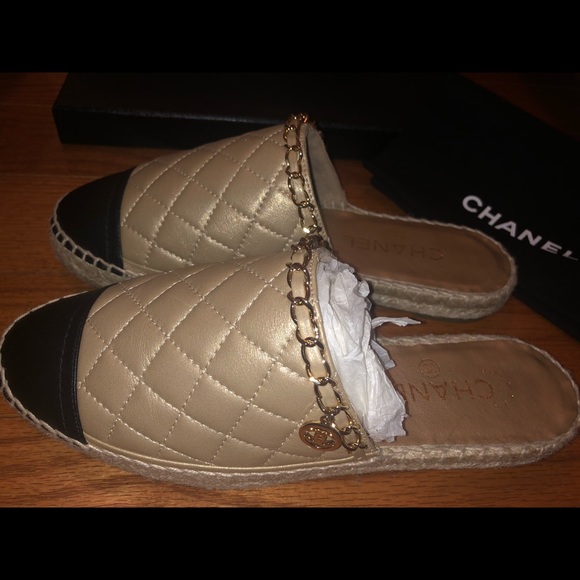 ‼️‼️ SOLD . HOST PICK‼️‼️💗💗Chanel Flats - Picture 16 of 16
